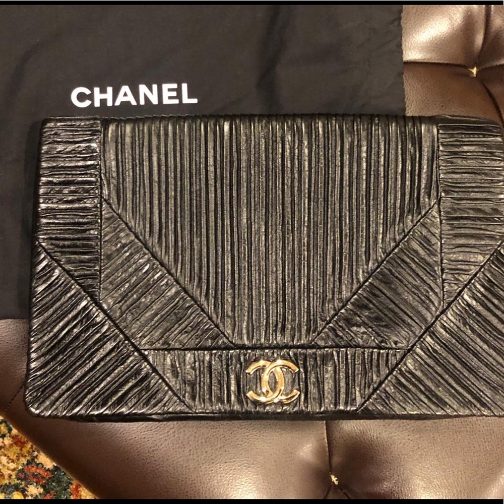 Chanel pochette